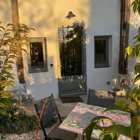 T2 De Charme, Jacuzzi, Piscine Chauffee Et Clim Apartment *